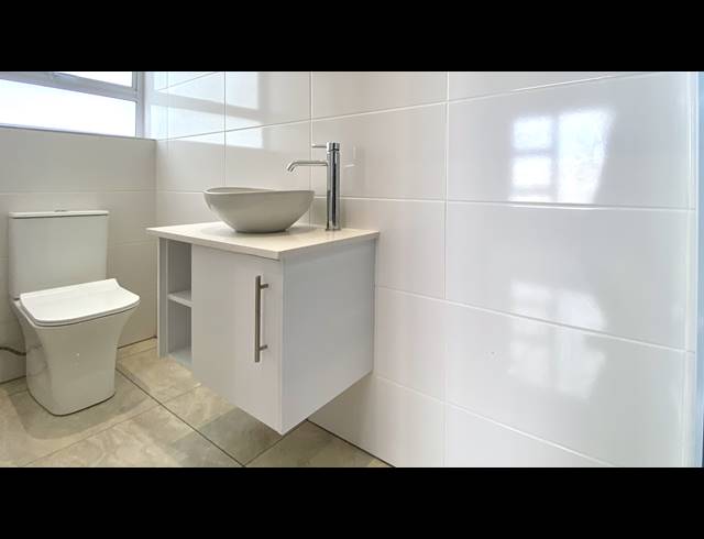 3 BEDROOM HOUSE FOR SALE IN GOLDEN MILE